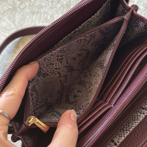 Brand New Karla Hanson Madison Organizer Crossbody Bag RFID Blocking Plum Purse - Picture 13 of 15